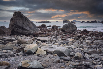 马桶打胶后12小时就用了有影响吗马桶打胶多久能冲水